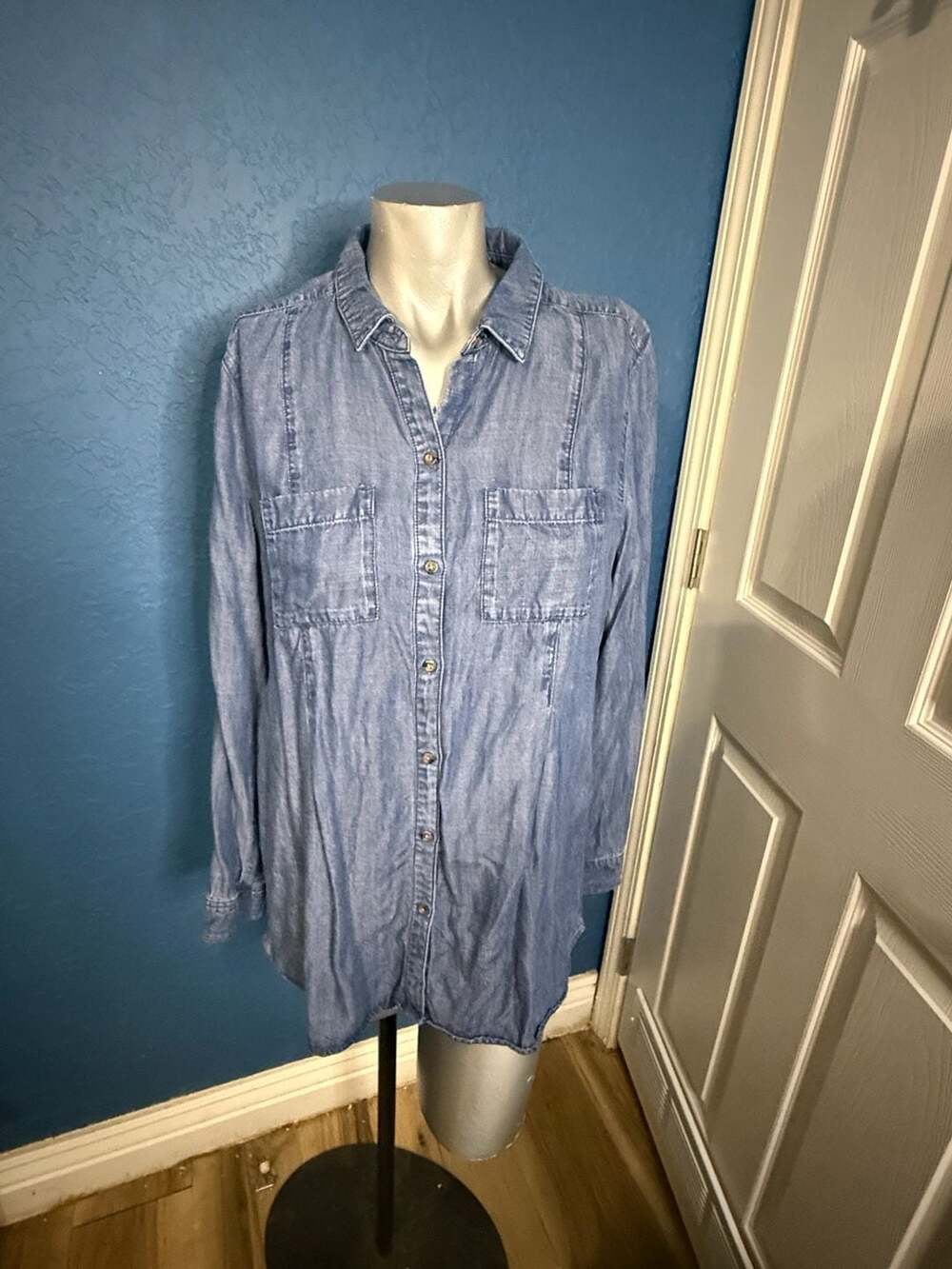 J.Jill Denim Tencel Lyocell Chambray Tunic Shirt Medium Button Front